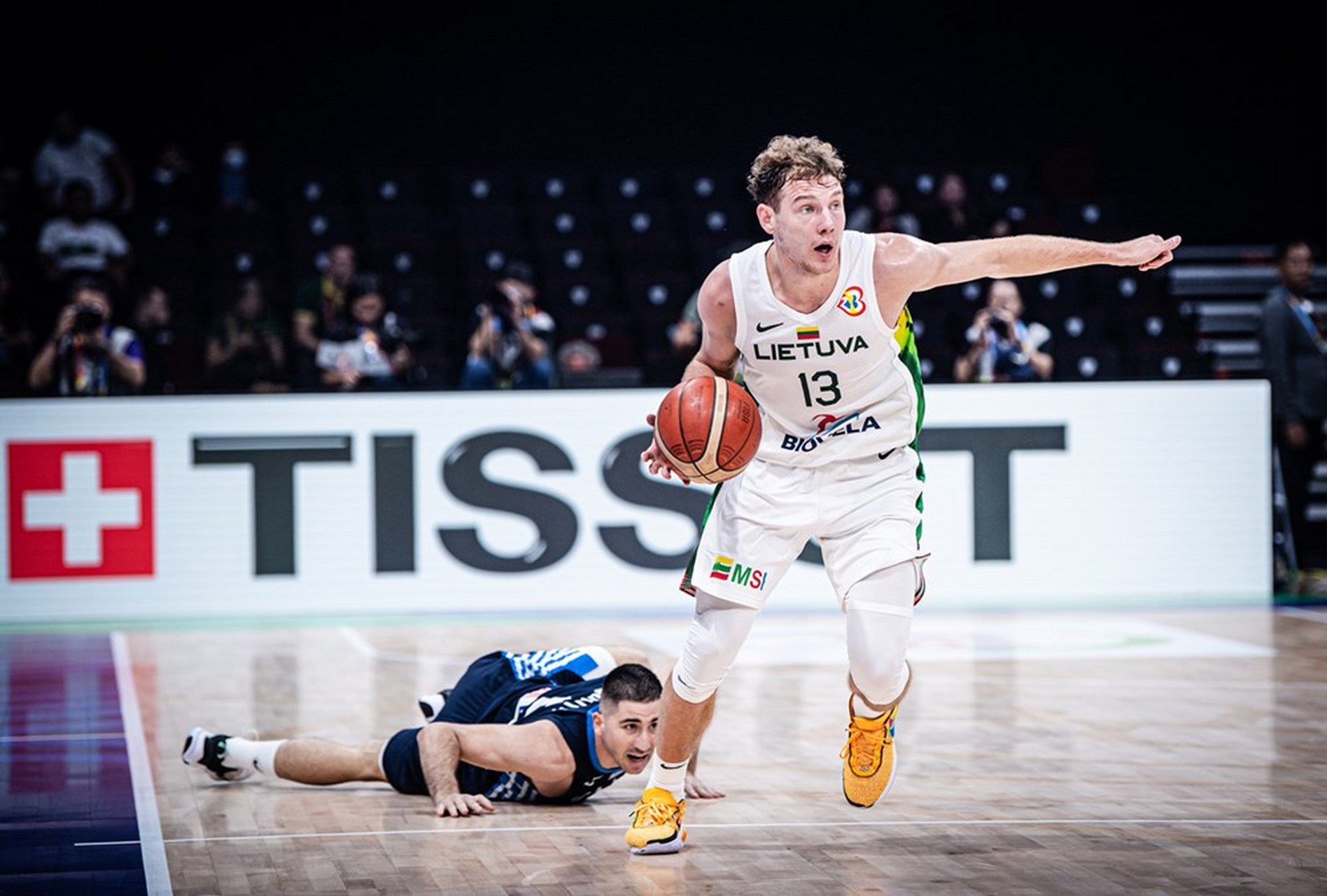 刷屏了（亚洲联赛）立陶宛拼搏希腊比分最佳传球-深度报道