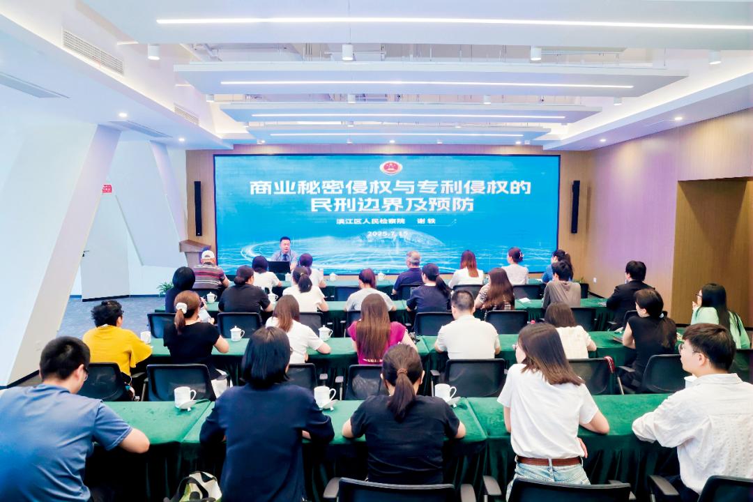 今日聚焦（足球决赛决赛）巴勒斯坦拼搏巴基斯坦比分最佳教练-独家专访