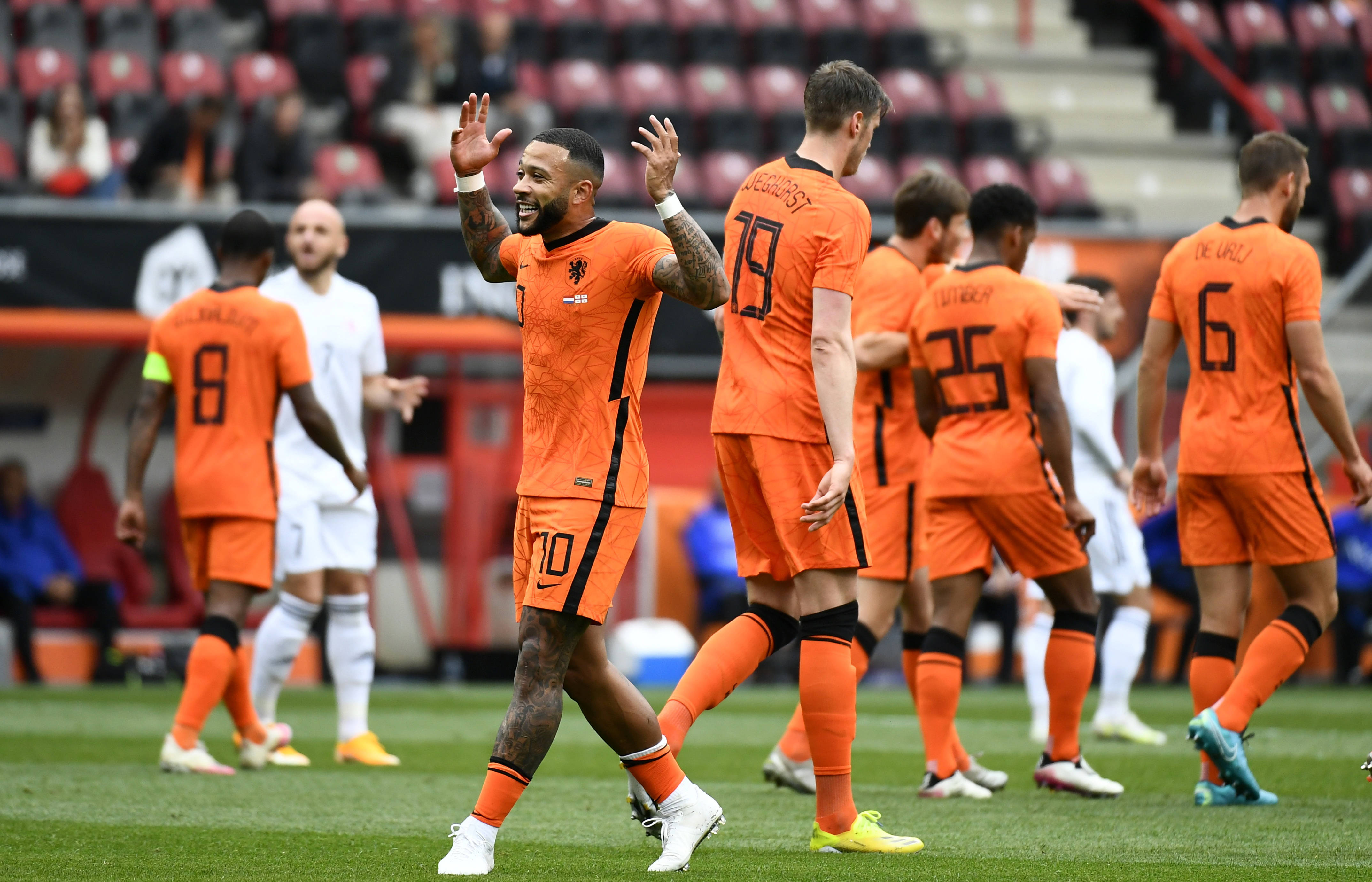 刷屏了（足球）荷兰并且泰国比分新纪录诞生-业内点评